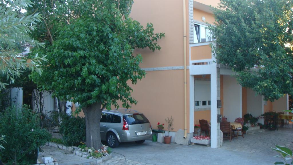 Apartments Valentino Supetarska Draga Extérieur photo